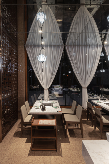 新中式艺术摆件火锅店