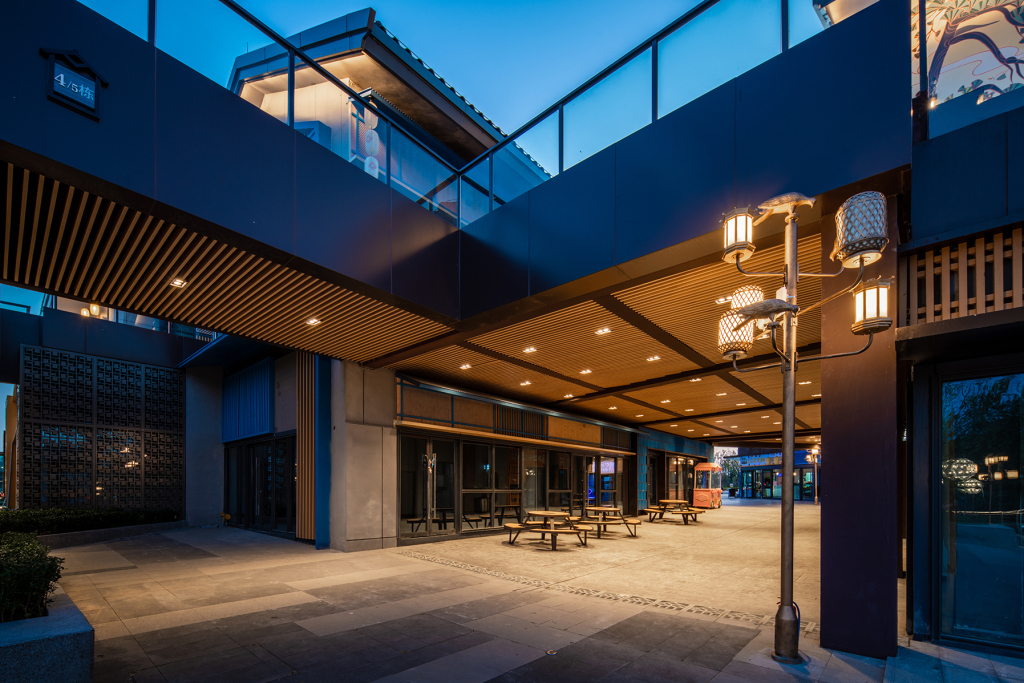 商业街区连廊实拍图版权图片下载