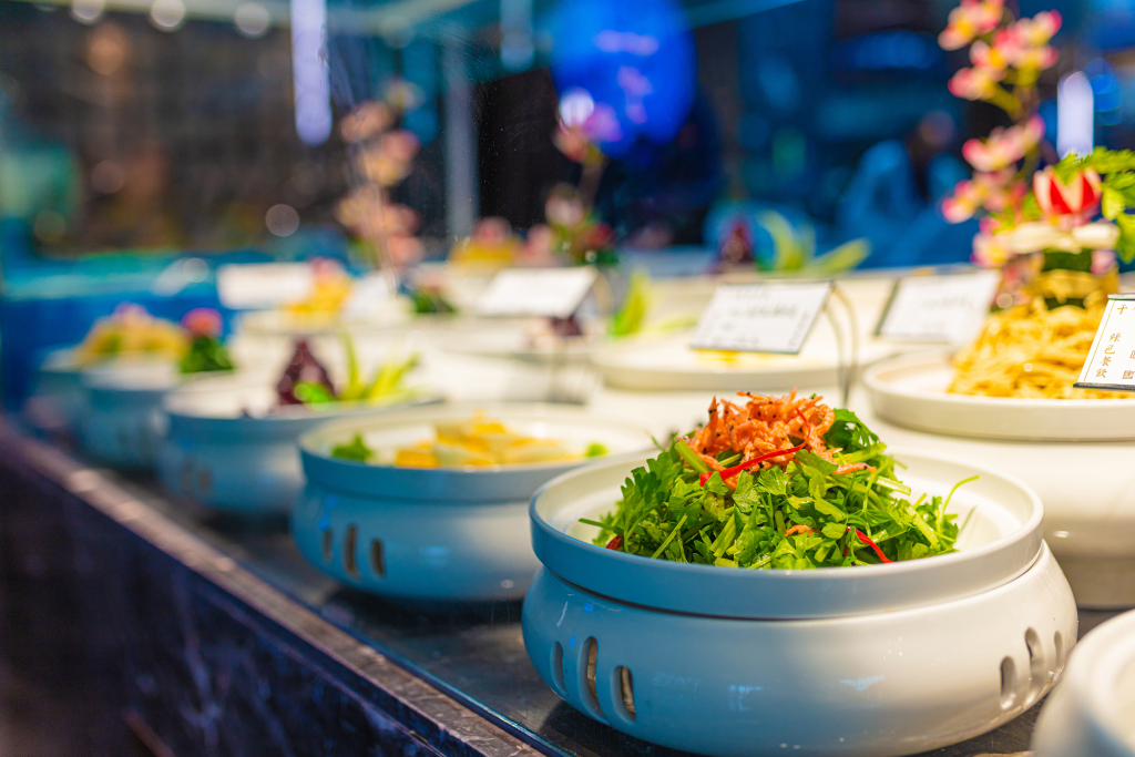 高端大理石菜品摆台版权图片下载