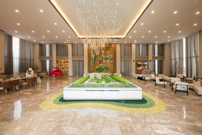 暖色调温馨精装售楼处大厅高清图