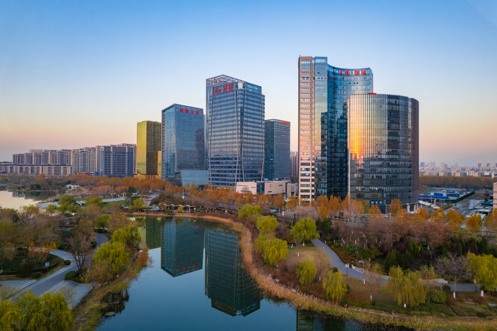 远景建筑城市公园高清图版权图片下载