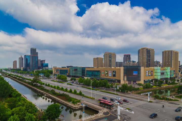 城市建筑交通远景图版权图片下载