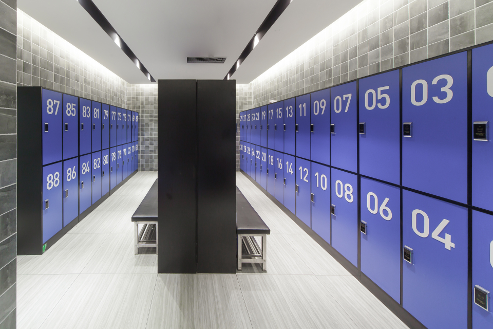 简约蓝色更衣室数字橱柜图片