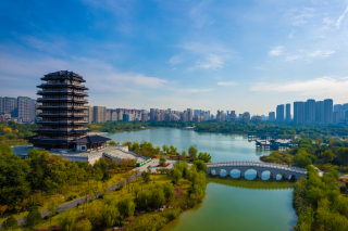 俯拍城市花园高档小区风景图