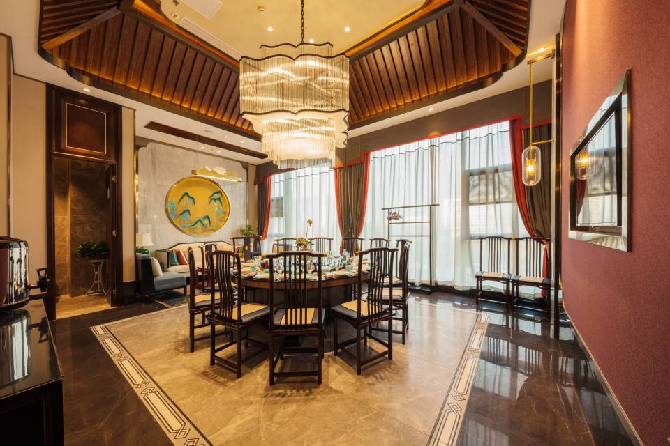 中式典雅餐厅大包间实拍图