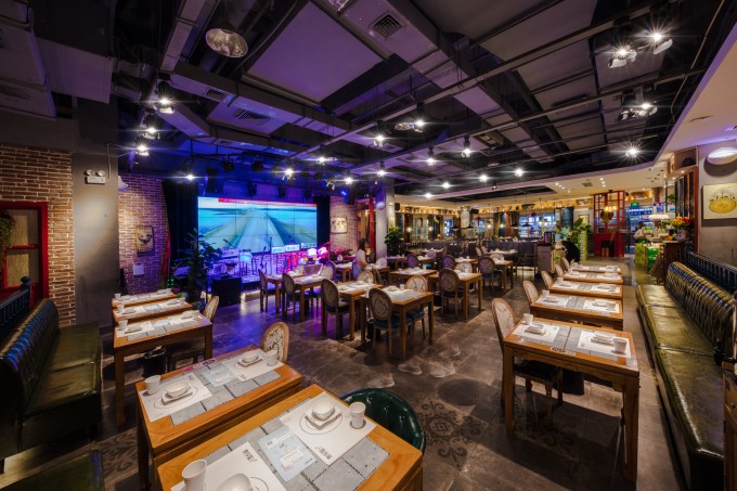 整洁简约餐厅大厅环境实拍图