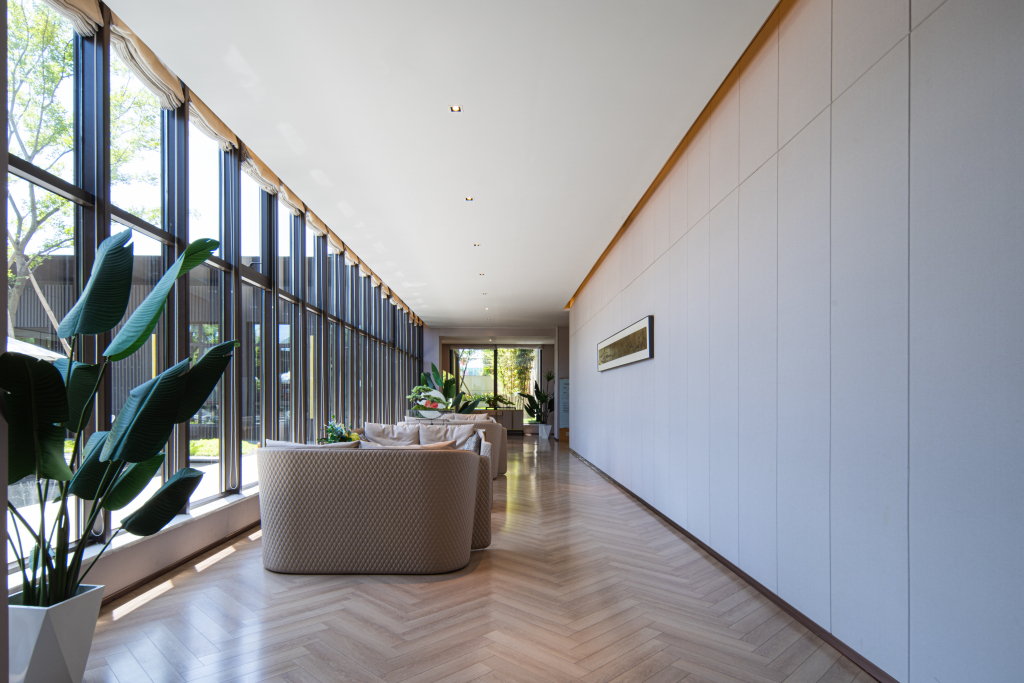 售楼处接待休闲区环境实拍图版权图片下载