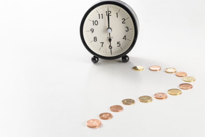 世界金融钱币面值侧拍图