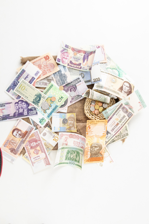 各国钞票金融货币堆积摆放图版权图片下载