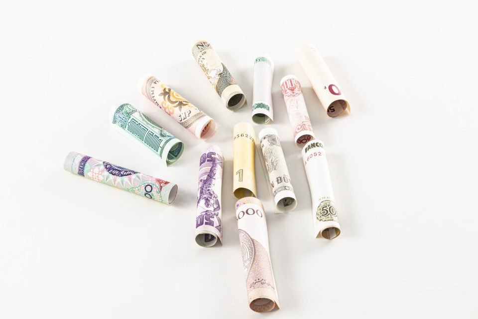 世界消费交易纸币实拍图