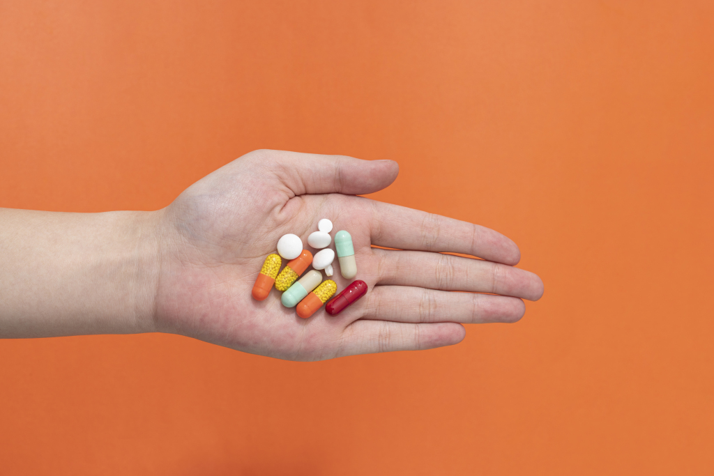 疫情防控多个药品高清图版权图片下载