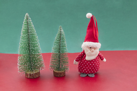 圣诞老人装饰玩具圣诞树高清图
