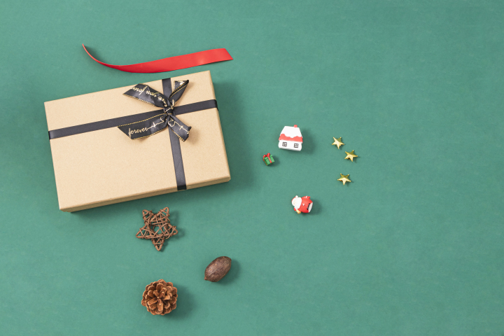 圣诞礼物盒小装饰高清图版权图片下载