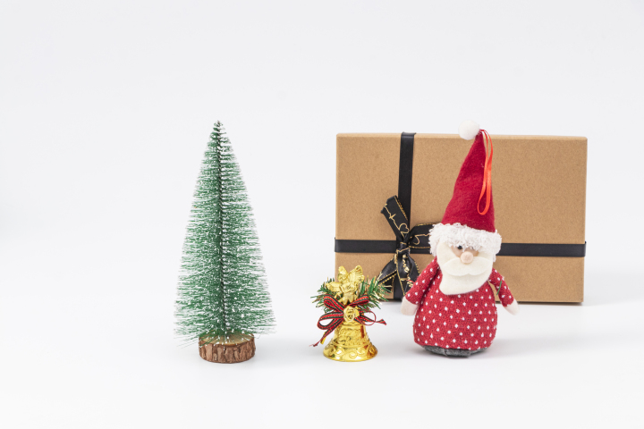 圣诞铃铛包装礼物实拍图版权图片下载