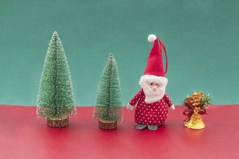 圣诞装饰品铃铛毛绒圣诞老人高清图