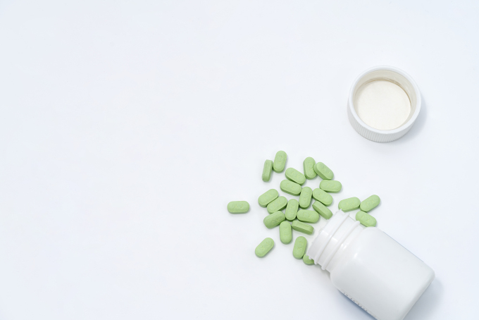 疫情绿色药片校园预防实拍图