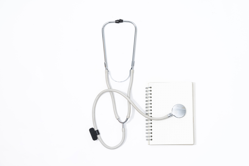 医疗医院医生听诊器实拍图版权图片下载