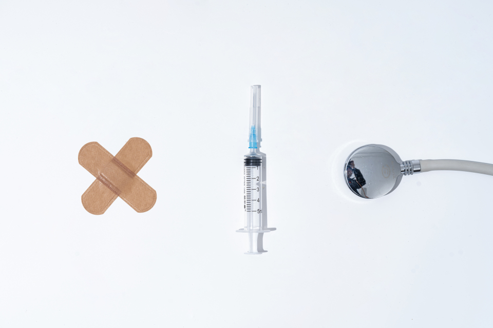 医疗用品注射器创可贴听诊器高清图