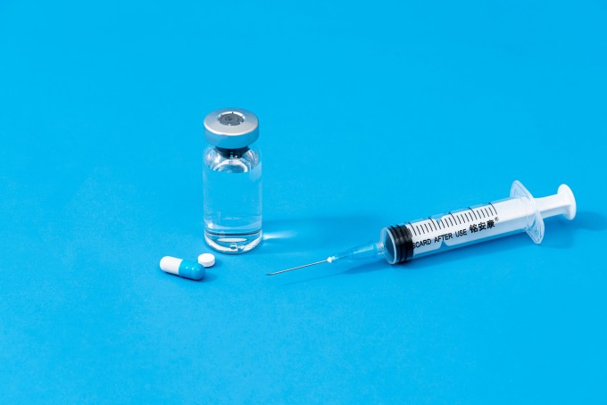 注射药品注射器高清实拍图