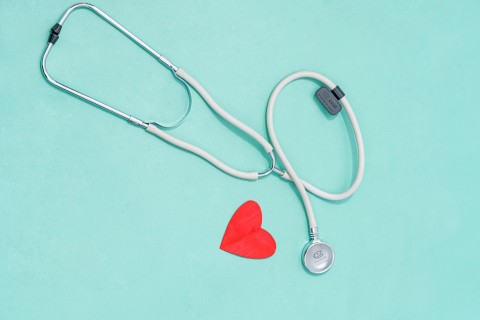 医生医疗用具爱心公益听诊器高清图