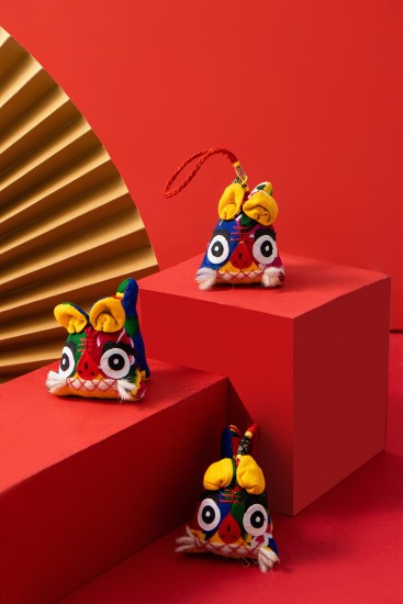 传统工艺品布老虎实拍图