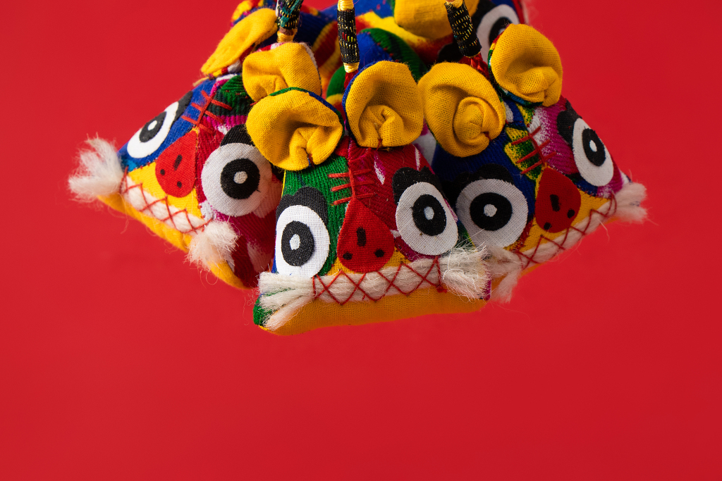 多款可爱工艺品布老虎实拍图版权图片下载