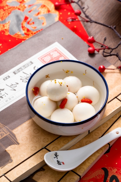 手工中国传统美食热汤圆图片