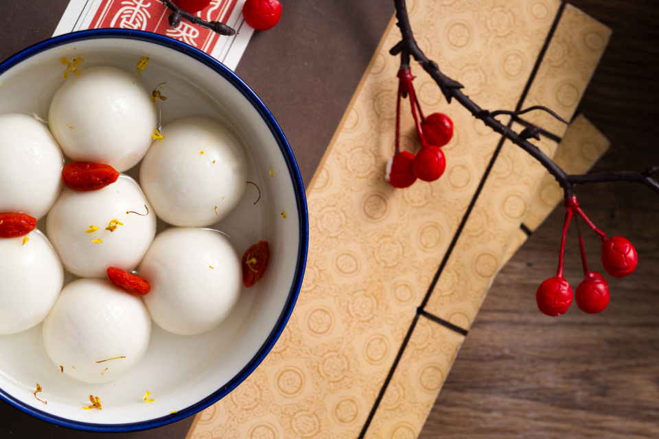 香甜桂花枸杞汤元食物图片