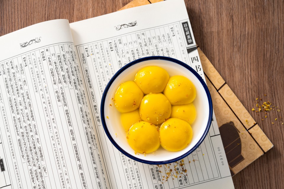 传统节日桂花花生汤圆高清图