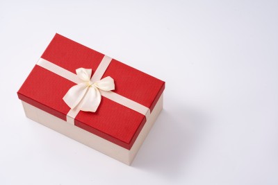 红色礼物包装盒高清图