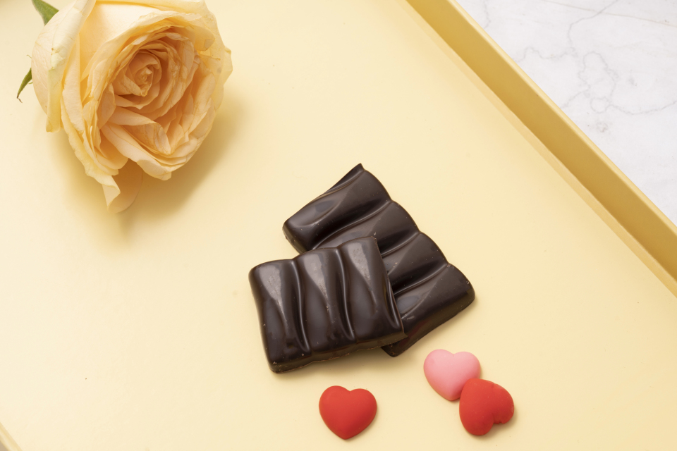 香槟玫瑰爱心巧克力礼物图片