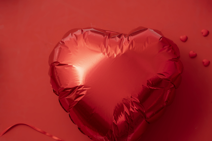 浪漫红色爱心气球婚礼装饰版权图片下载