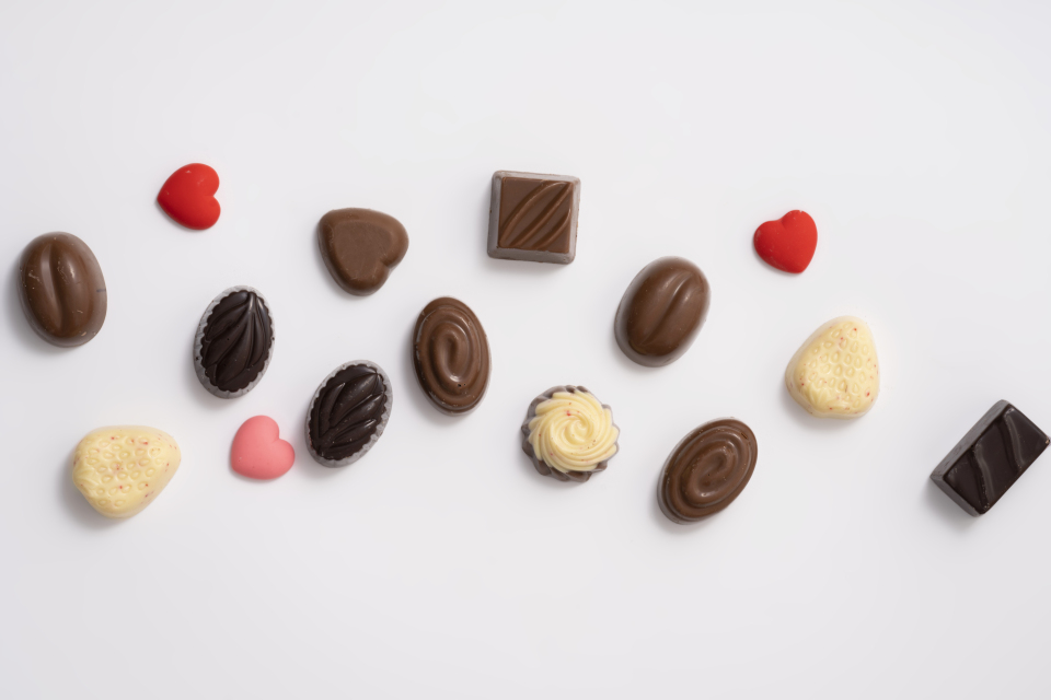 爱心几何牛奶巧克力高清图