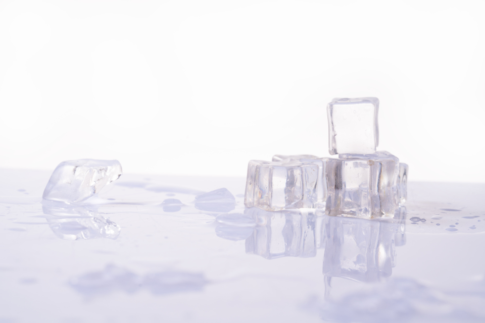 水晶冰块夏日饮品冰镇必备图