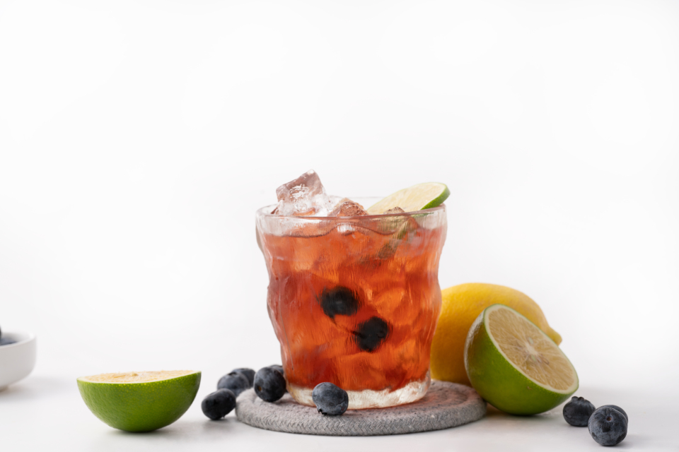 冰镇可乐柠檬蓝莓果汁实拍图