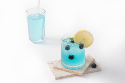 柠檬蓝莓汁果茶饮品实拍图