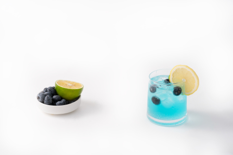 新鲜蓝莓水果蓝冰饮品实拍图