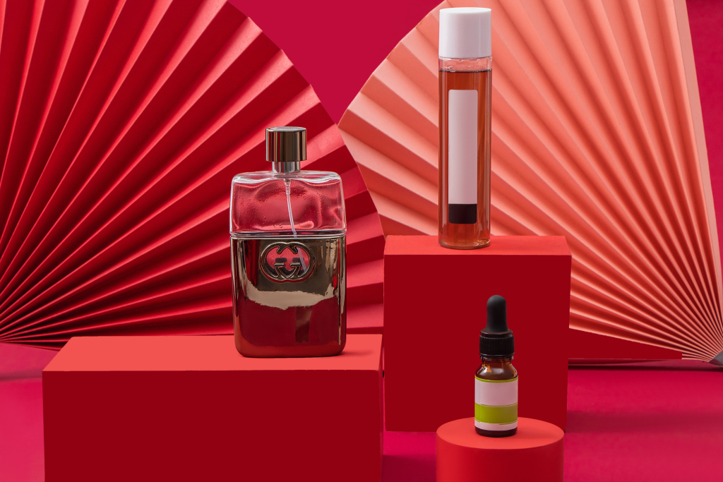 高级香水彩妆摆拍高清图版权图片下载