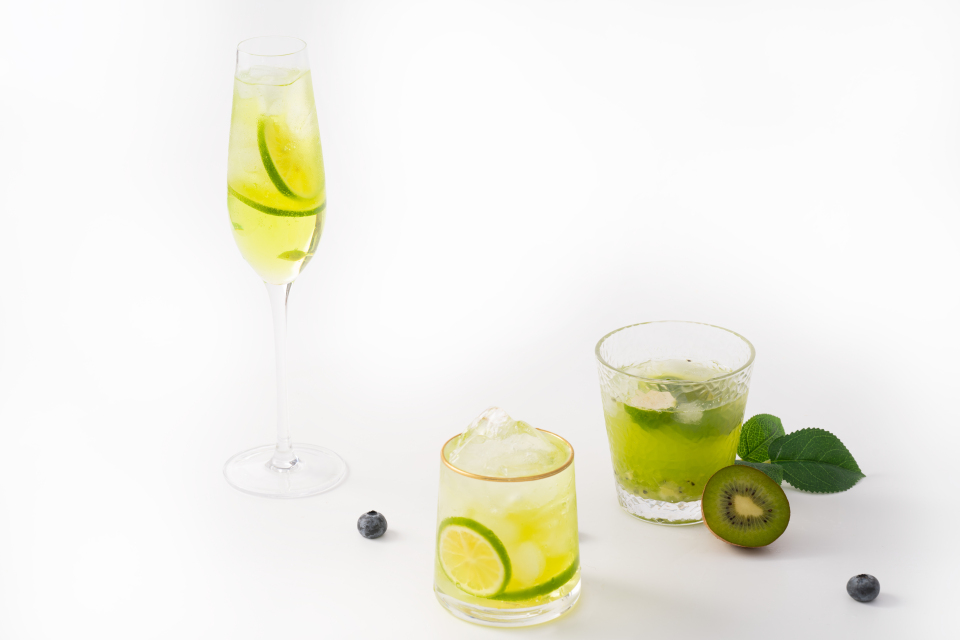 三杯夏日冰镇鲜果果茶图片