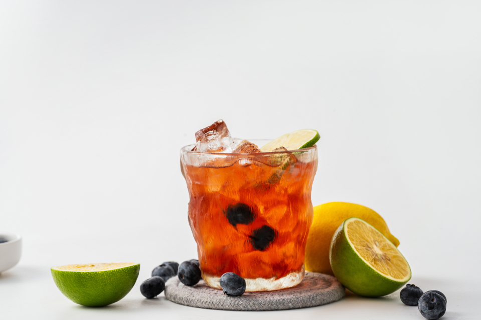 鲜果柠檬蓝莓饮料图片