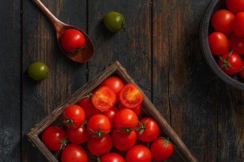 餐桌蔬菜水果小西红柿高清图