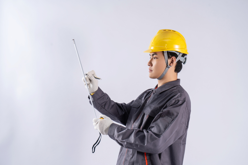 工地施工者测量位置高清图