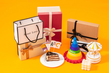 生日宴会蛋糕礼物礼盒高清图