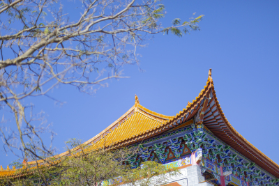 中国古典建筑屋檐蓝天景物图