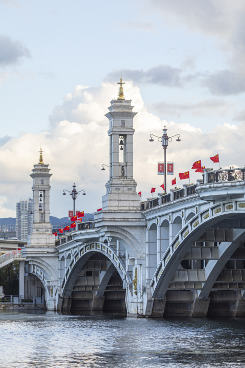 跨海大桥法式古典建筑桥梁高清图版权图片下载
