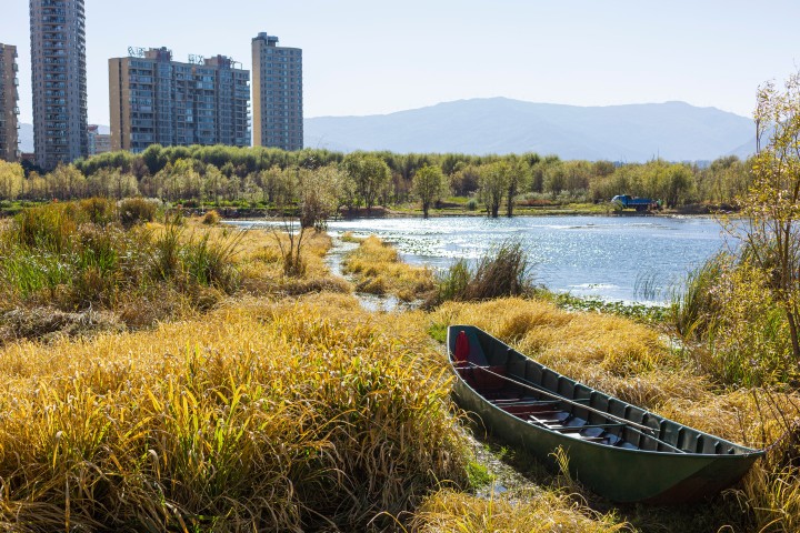 秋季湖边风景高清图版权图片下载