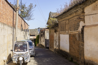 新现代乡村石板路高清图