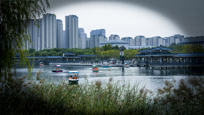 光影拍摄湖面风景实拍图