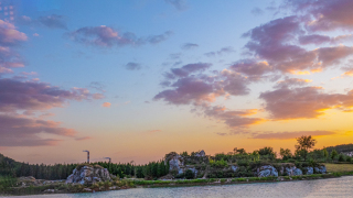 夕阳下的户外美丽景色图