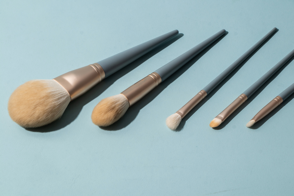 新手日常妆容全套化妆刷实拍图版权图片下载